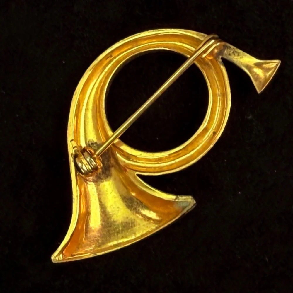 Vintage, goldtone, etched horn, brooch, pin